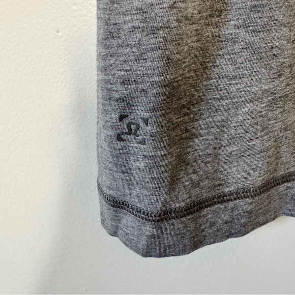 Lululemon Ghost Race 5 Year Basic Tee Gray Reflective Graphics Limited Edition M - Picture 4 of 14